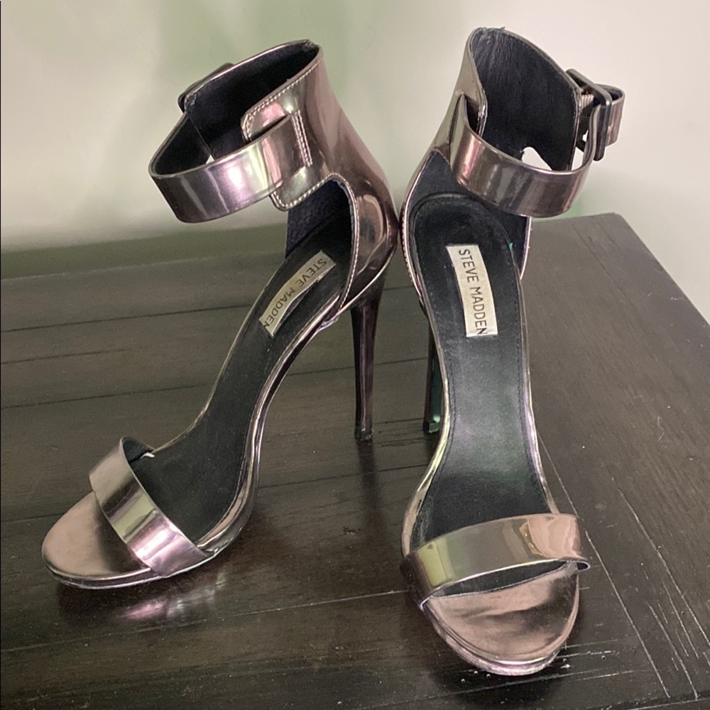 Steve Madden Metallic Sandals